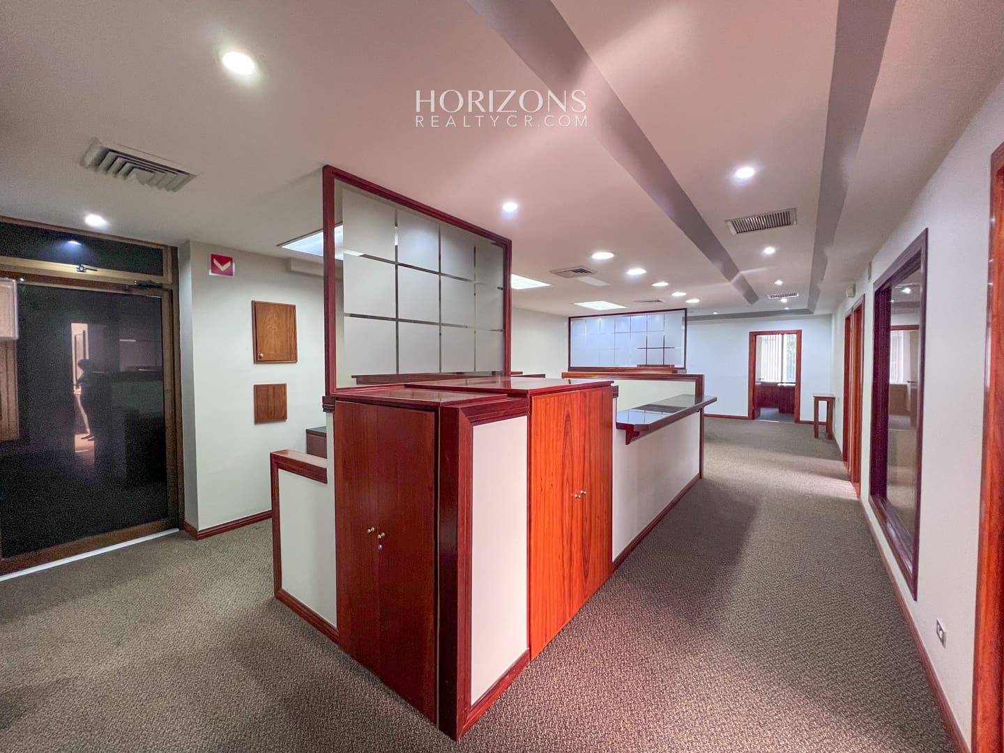 ALQUILER DE OFICINA EN OFIPLAZA DEL ESTE 172m2 HRC06