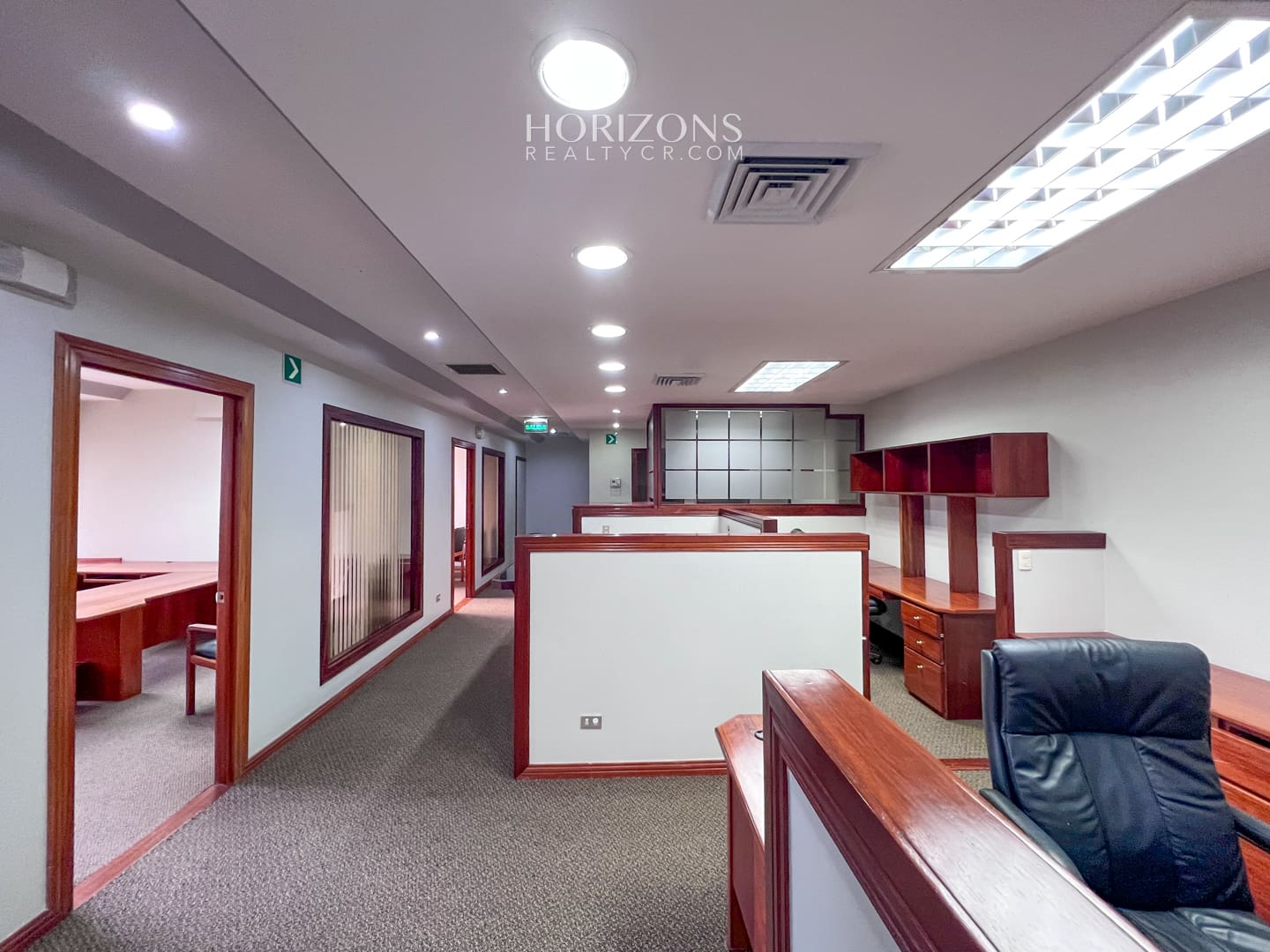 ALQUILER DE OFICINA EN OFIPLAZA DEL ESTE 172m2 HRC06