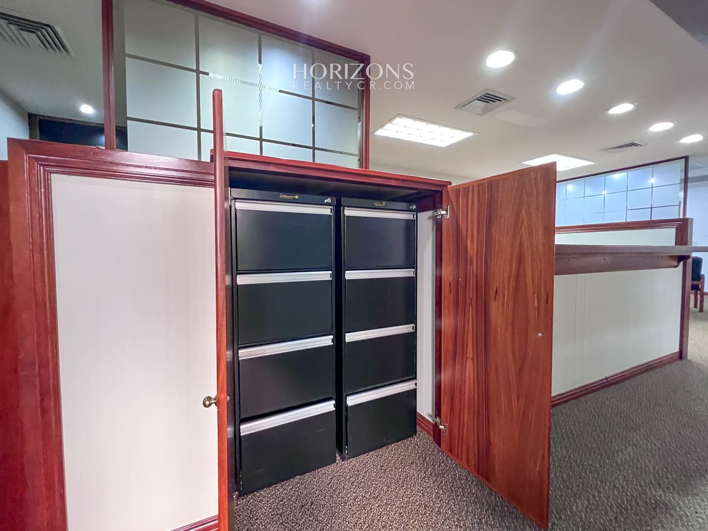 ALQUILER DE OFICINA EN OFIPLAZA DEL ESTE 172m2 HRC06