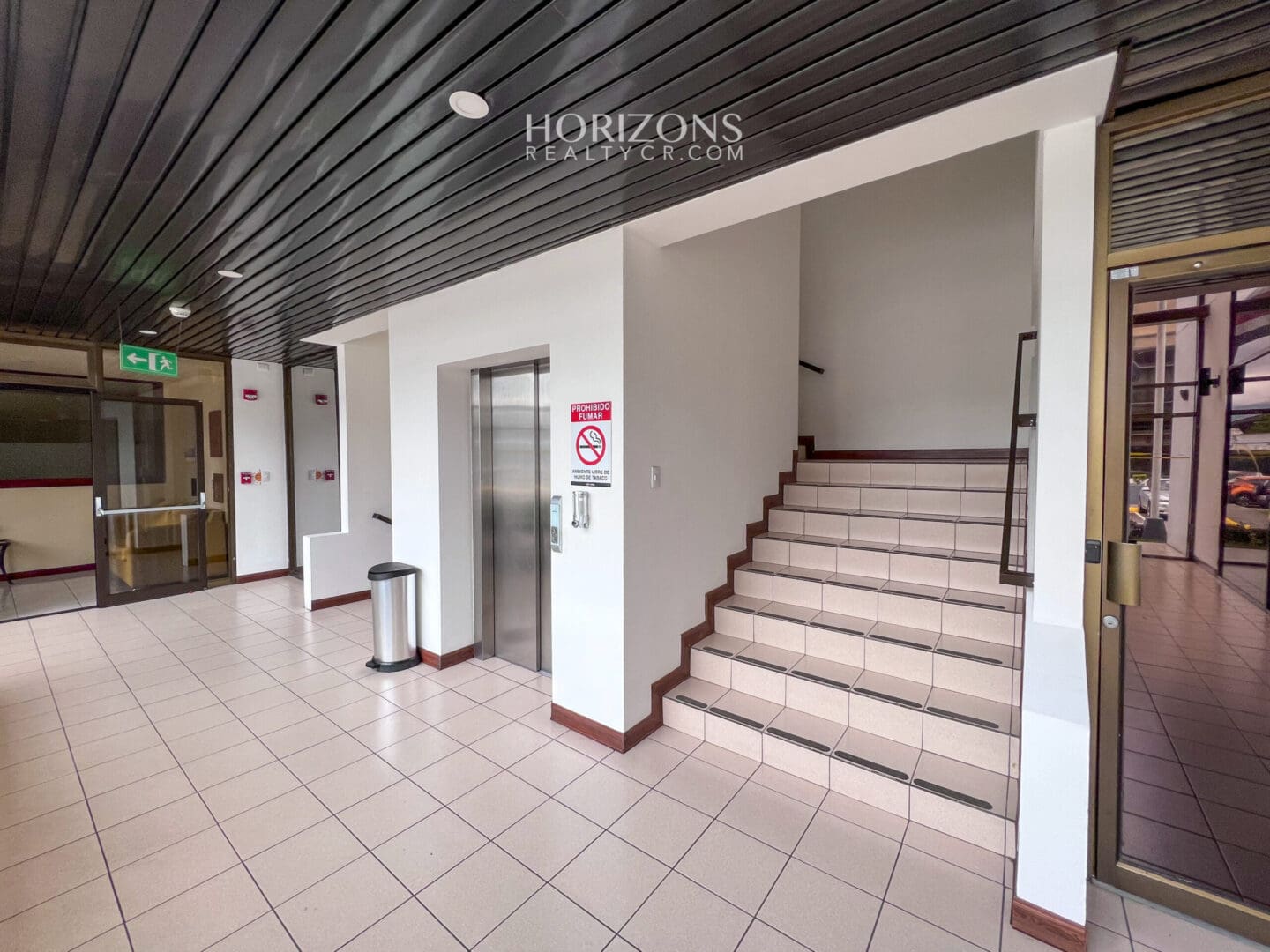 Se vende o Alquila Oficina en San Pedro 123m2 Ofiplaza del Este hrc15