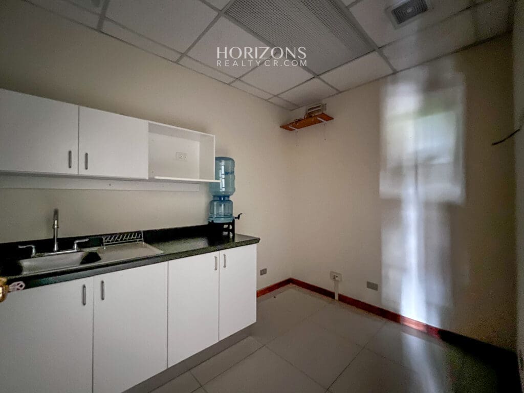 ALQUILER DE OFICINA EN OFIPLAZA DEL ESTE 100m2 HRC08