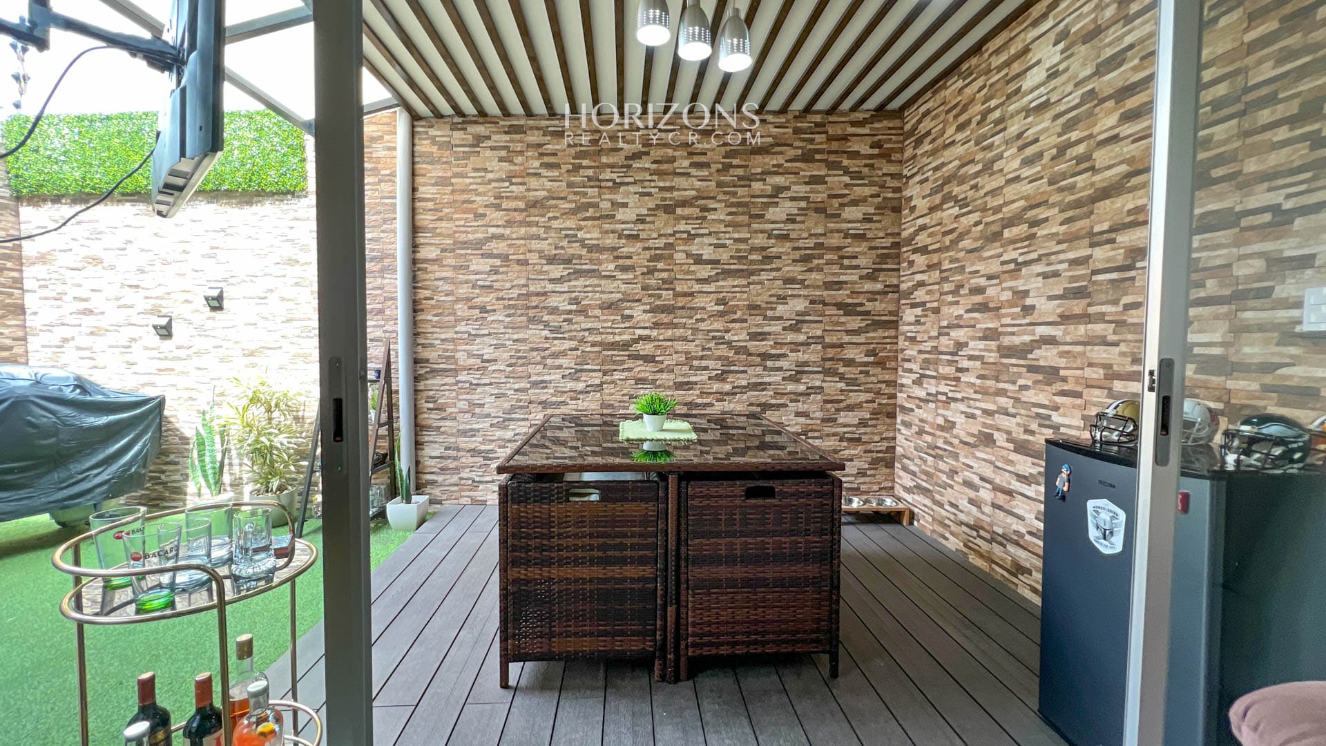Se Vende Moderna Casa Dentro de Condominio en Curridabat Amenidades nja1006