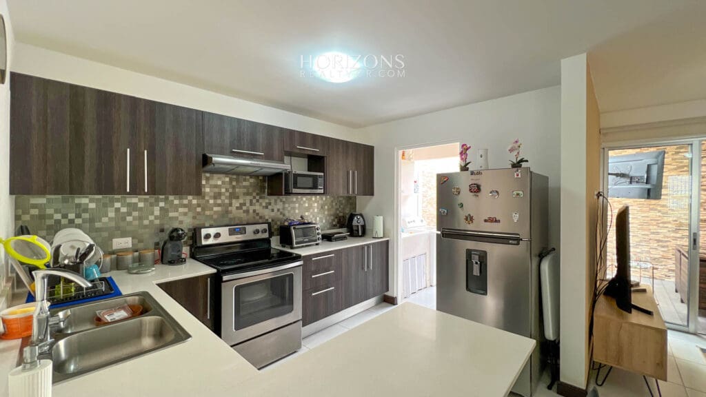 Se Vende Moderna Casa Dentro de Condominio en Curridabat Amenidades nja1006