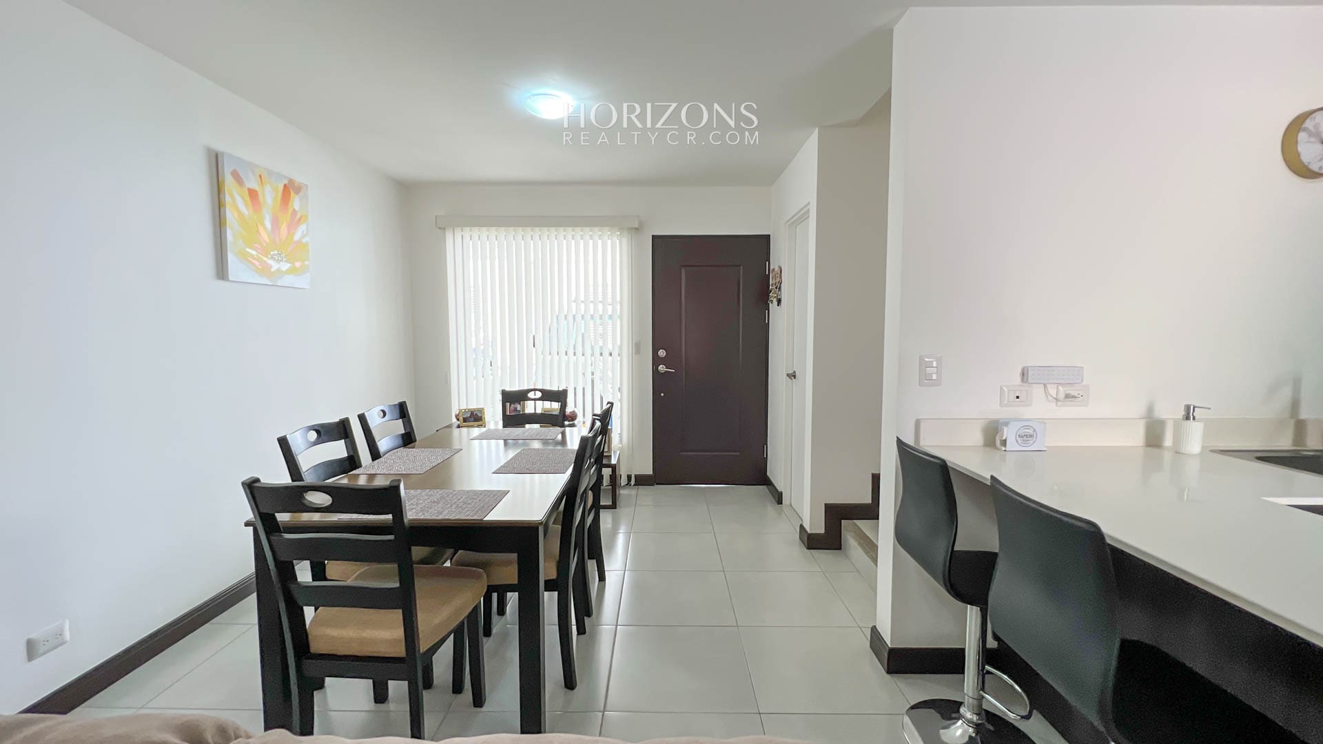 Se Vende Moderna Casa Dentro de Condominio en Curridabat Amenidades nja1006