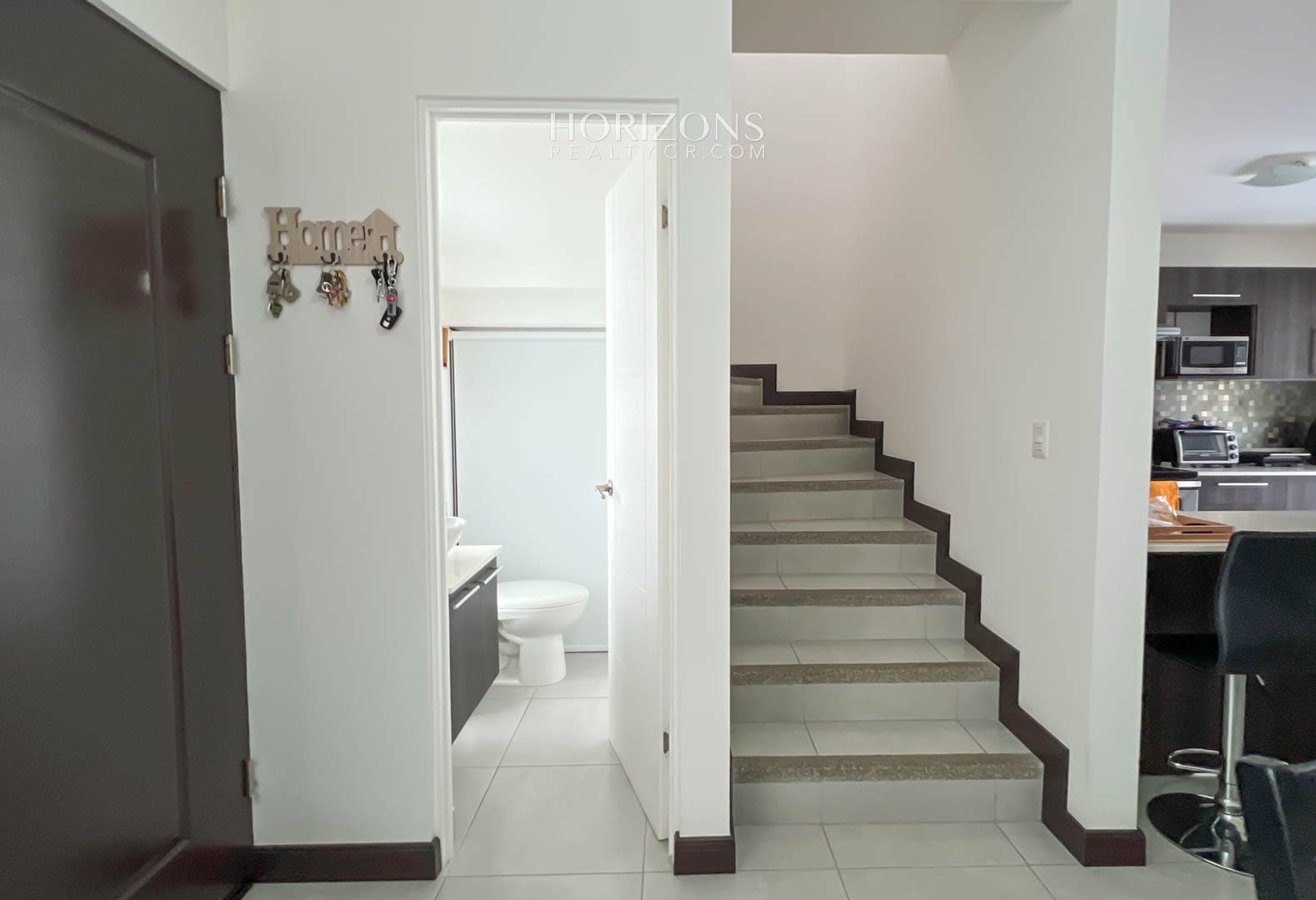 Se Vende Moderna Casa Dentro de Condominio en Curridabat Amenidades nja1006