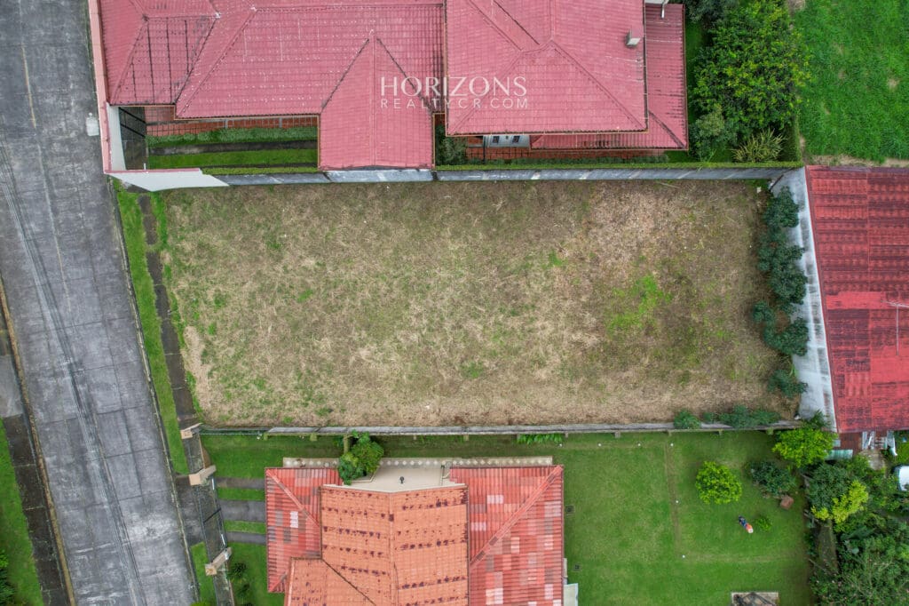 Se Vende Lote En Guayabos Curridabat En Residencial nja1008