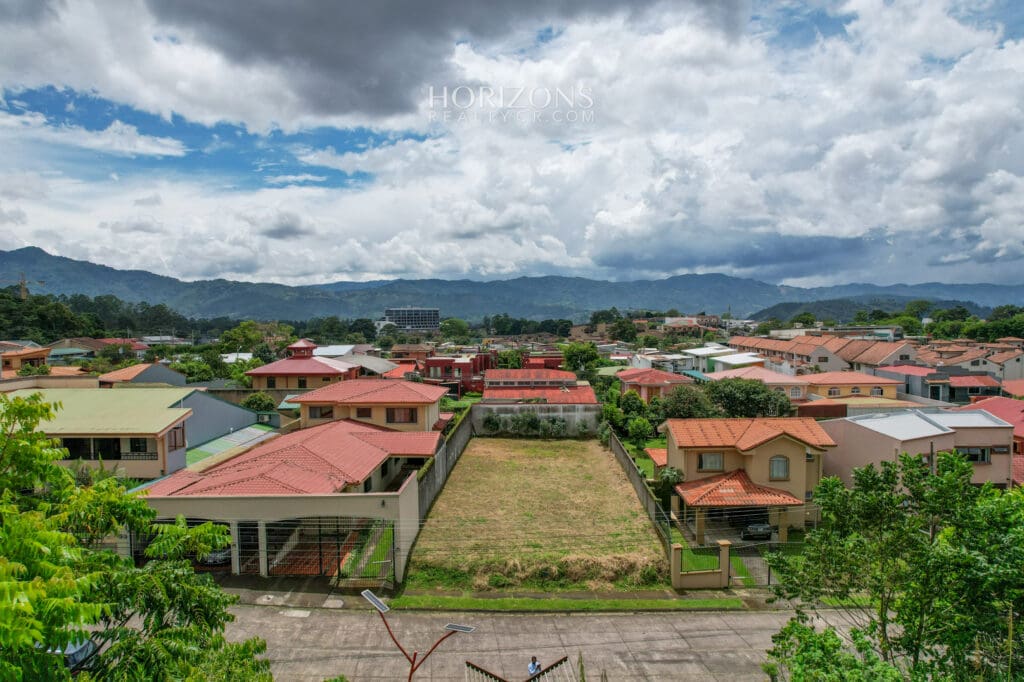 Se Vende Lote En Guayabos Curridabat En Residencial Nja1008