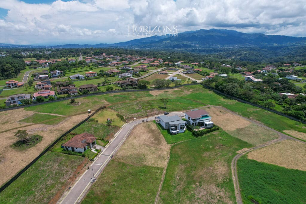 Vendemos Lote en Condominio Espavel 628 m2 La Guácima Alajuela njr40