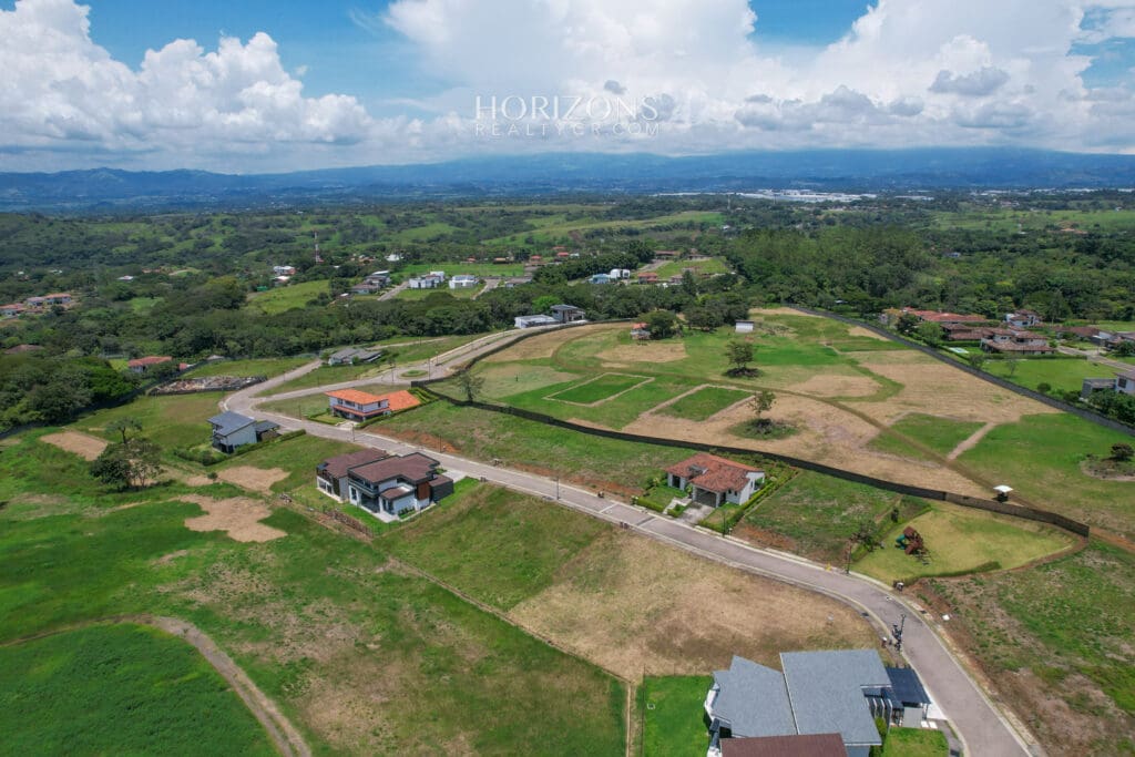 Vendemos Lote en Condominio Espavel 628 m2 La Guácima Alajuela njr40
