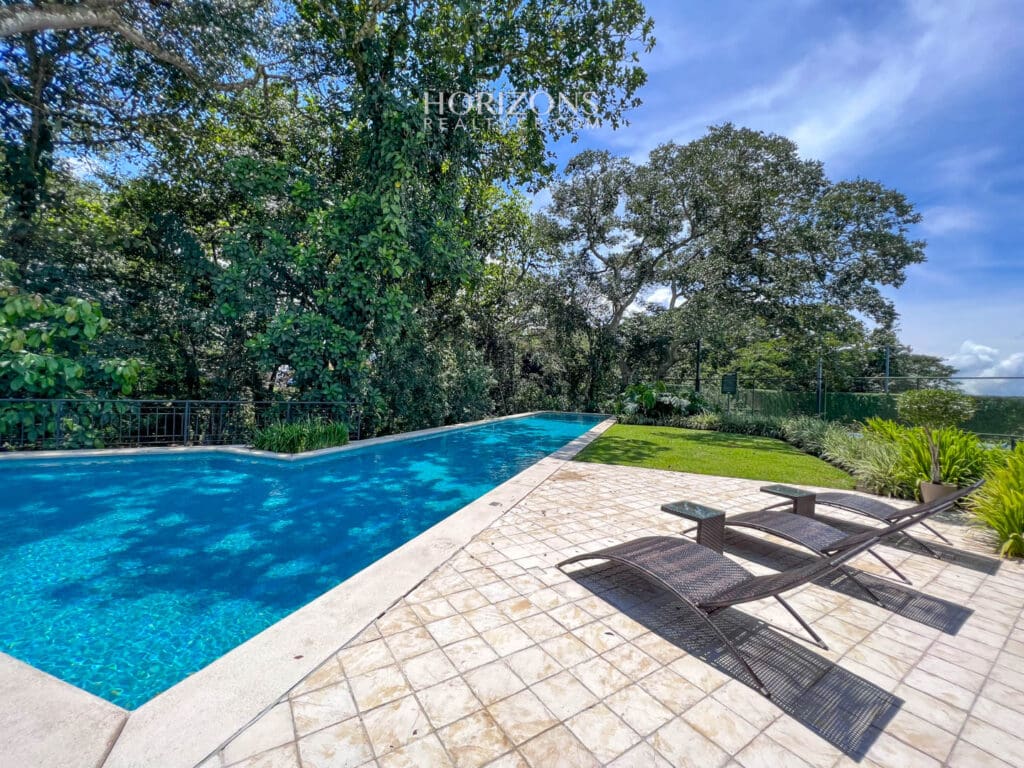 Vendemos Lote en Condominio Espavel 628 m2 La Guácima Alajuela njr40