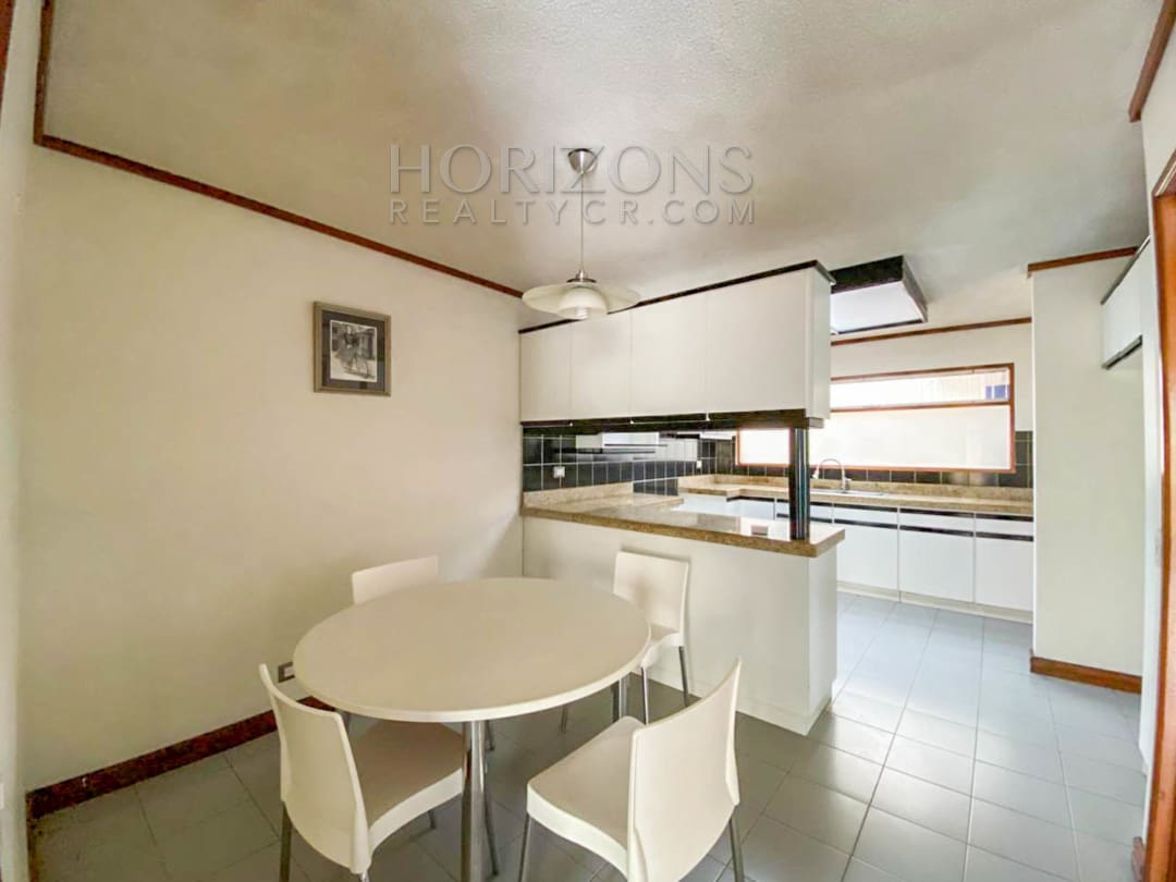 SE ALQUILA CASA POR PLAZA DEL SOL EN CURRIDABAT 3 HABITACIONES + TERRAZA noj875