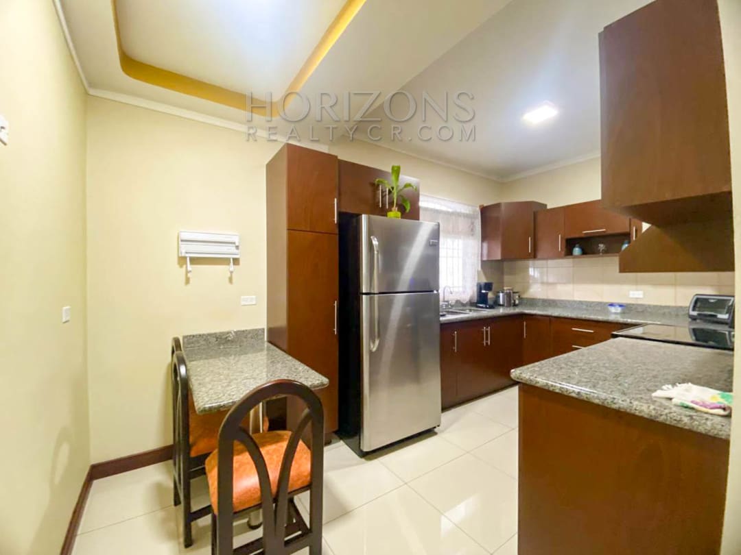 SE ALQUILA CASA AMUEBLADA EN CURRIDABAT 3 HABITACIONES + TERRAZA noj876