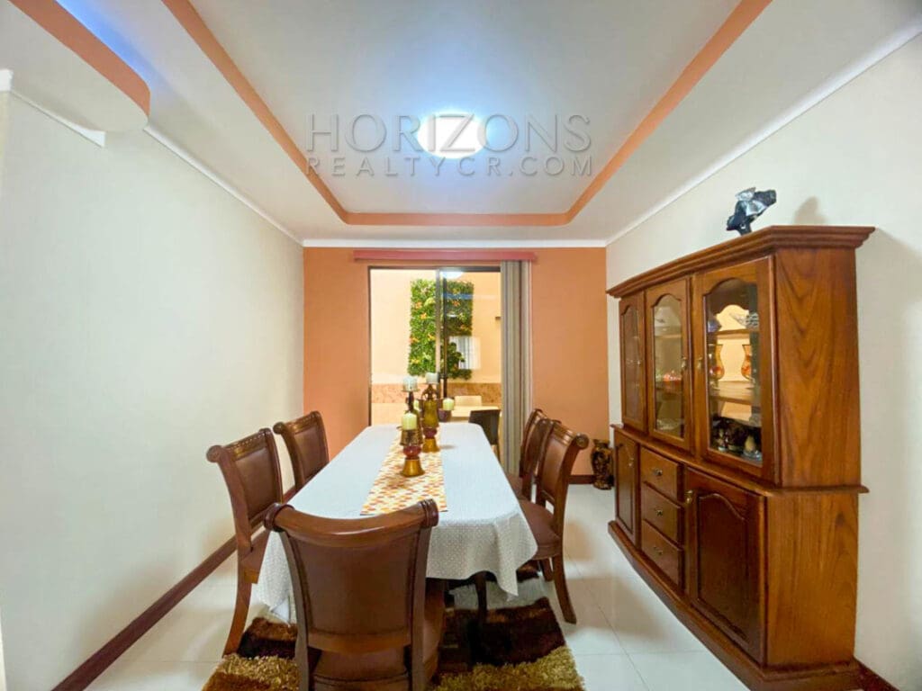 SE ALQUILA CASA AMUEBLADA EN CURRIDABAT 3 HABITACIONES + TERRAZA noj876