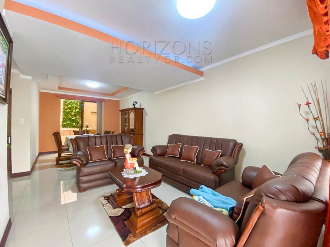 SE ALQUILA CASA AMUEBLADA EN CURRIDABAT 3 HABITACIONES + TERRAZA noj876