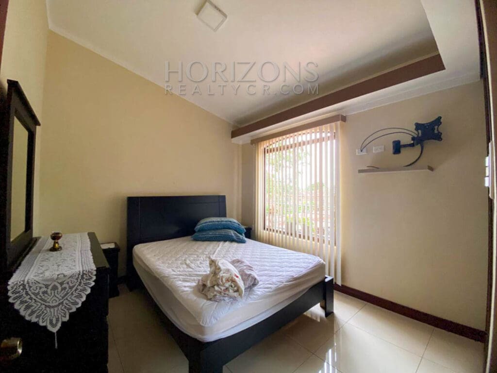 SE ALQUILA CASA AMUEBLADA EN CURRIDABAT 3 HABITACIONES + TERRAZA noj876
