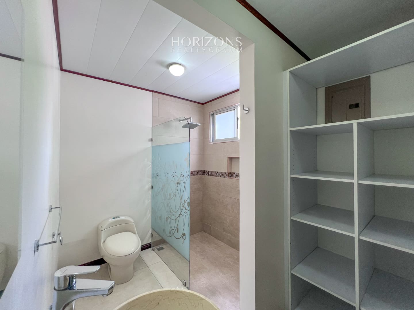 SE VENDE CASA DE 200 M2 EN RESIDENCIAL SAN RAFAEL MONTES DE OCA NOJ900