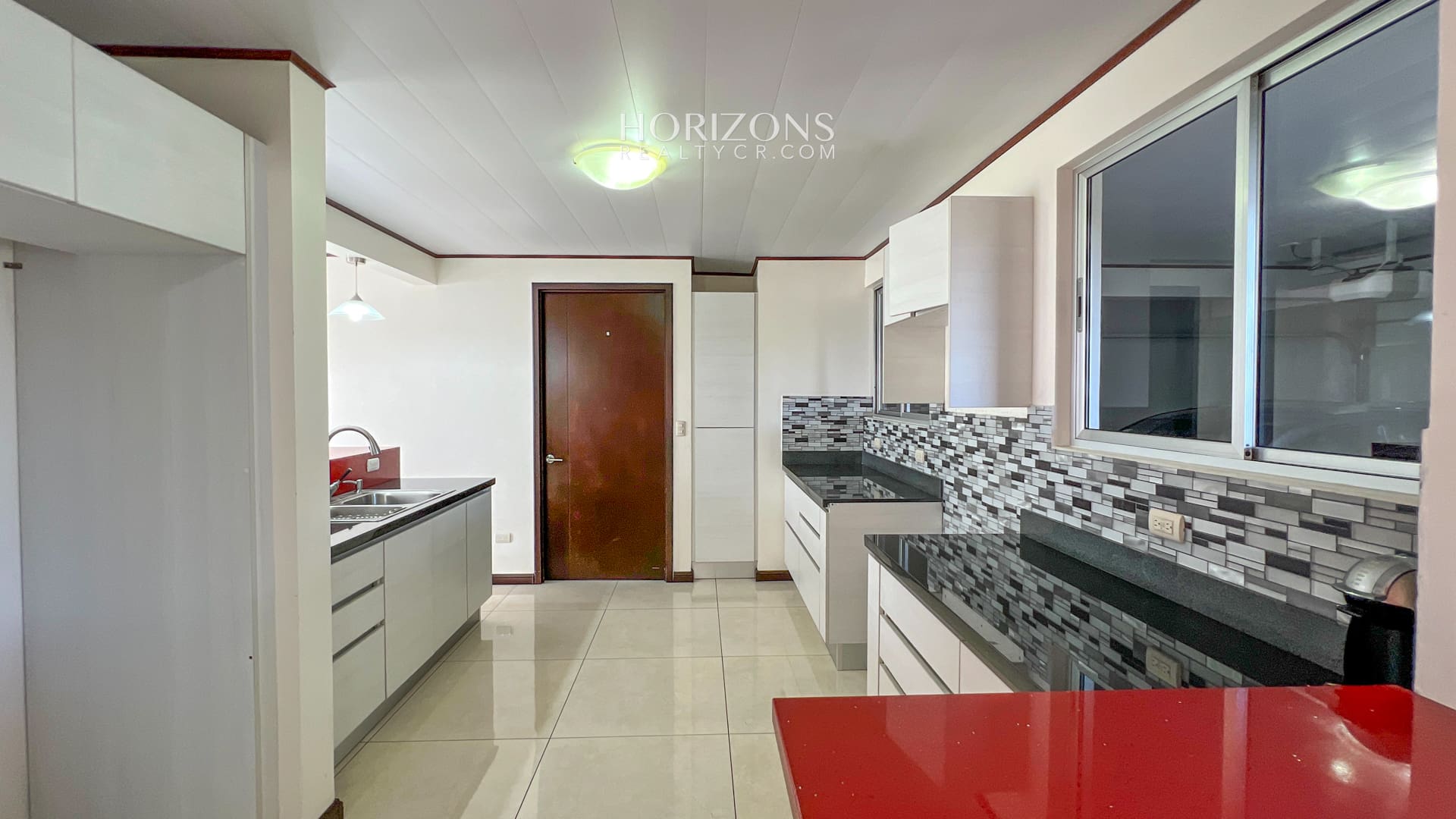 SE VENDE CASA DE 200 M2 EN RESIDENCIAL SAN RAFAEL MONTES DE OCA NOJ900