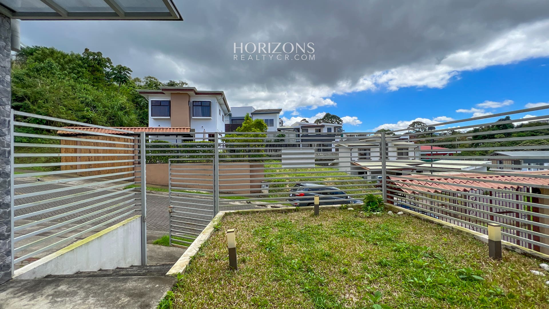 SE VENDE CASA DE 200 M2 EN RESIDENCIAL SAN RAFAEL MONTES DE OCA NOJ900