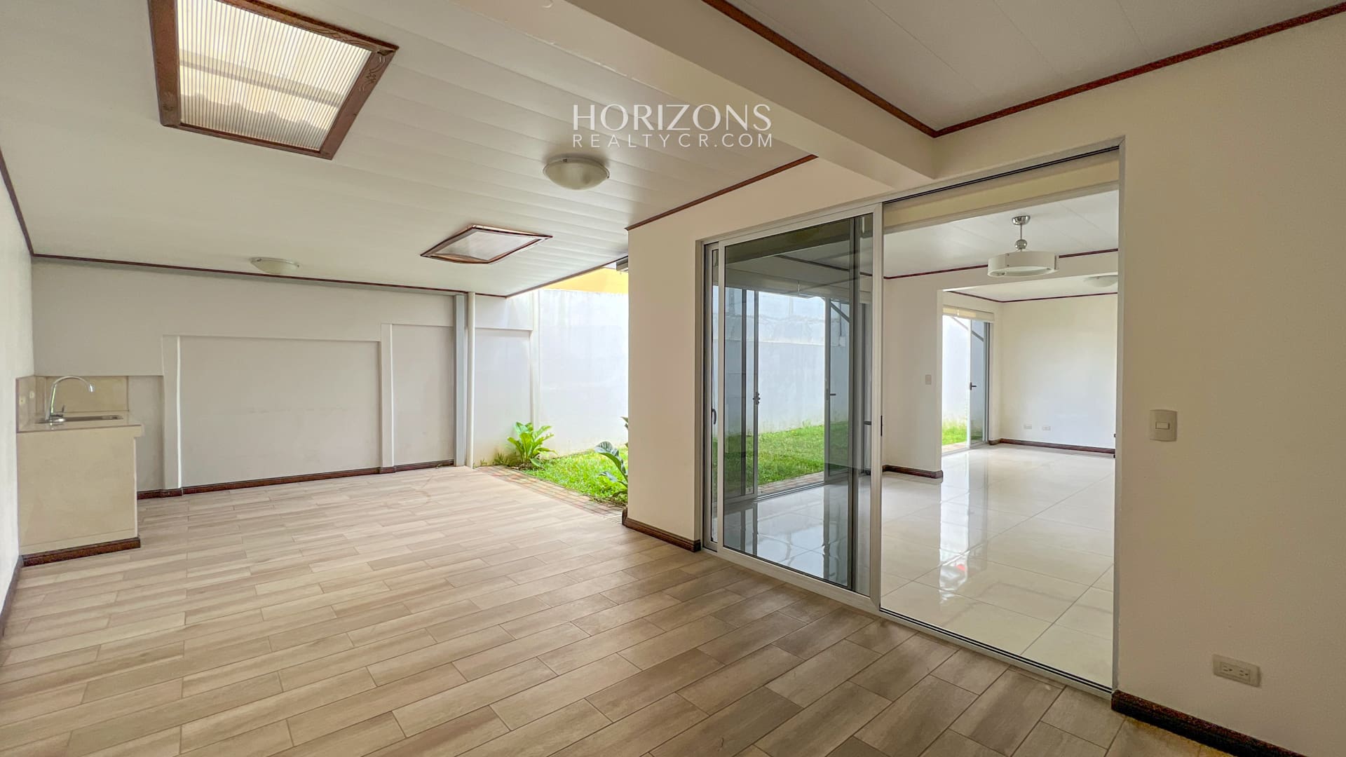 SE VENDE CASA DE 200 M2 EN RESIDENCIAL SAN RAFAEL MONTES DE OCA NOJ900