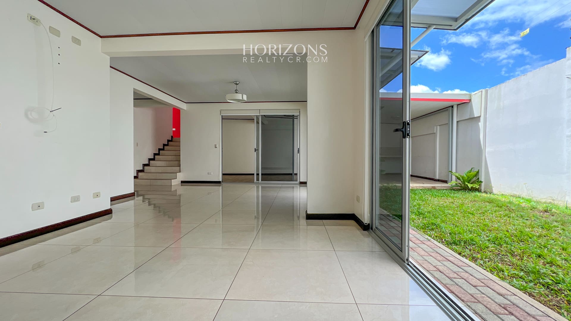 SE VENDE CASA DE 200 M2 EN RESIDENCIAL SAN RAFAEL MONTES DE OCA NOJ900