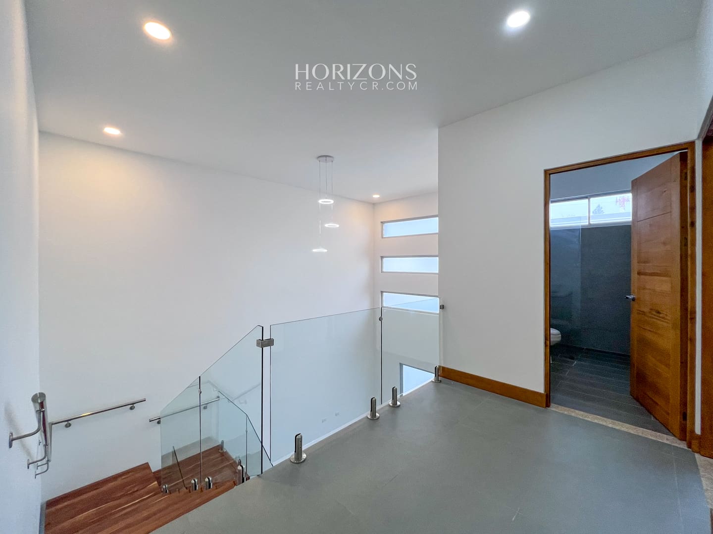 CASA NUEVA 2 DORMITORIOS AMPLIOS + OFICINA EN CONDOMINIO DISTRITO SAN JUAN nja1025