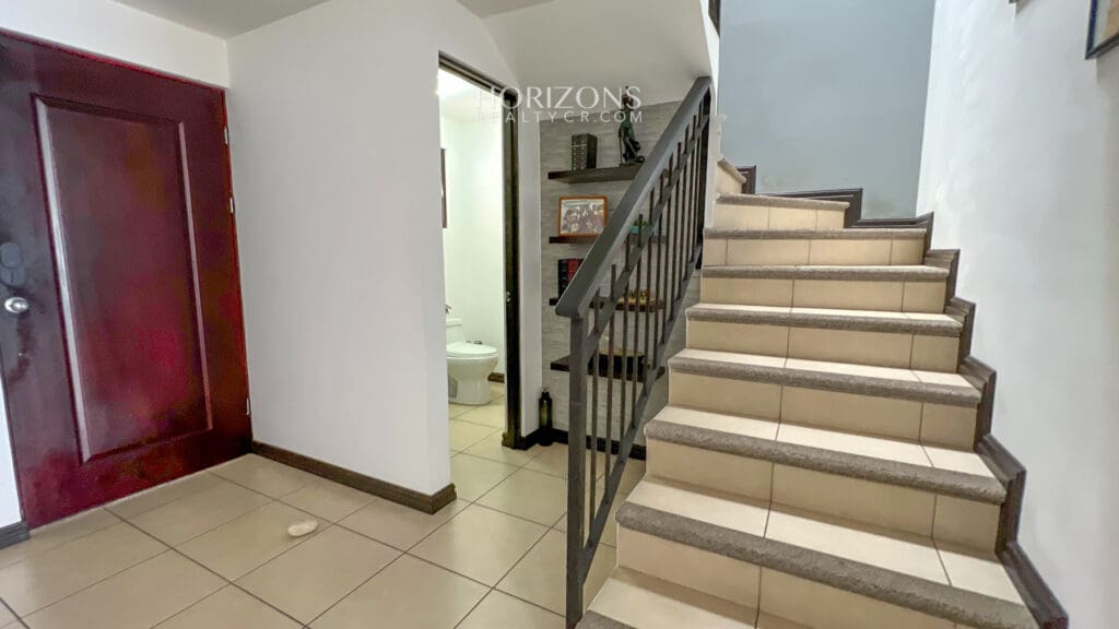 CASA EN VENTA UBICADA EN CONDOMINIO SACRAMENTO 185m2 NJA1012