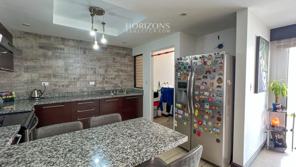 CASA EN VENTA UBICADA EN CONDOMINIO SACRAMENTO 185m2 NJA1012