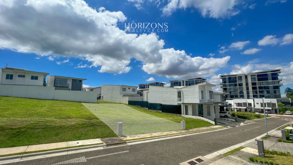 SE VENDE LOTE EN CONDOMINIO 221 CURRIDABAT Nja1021