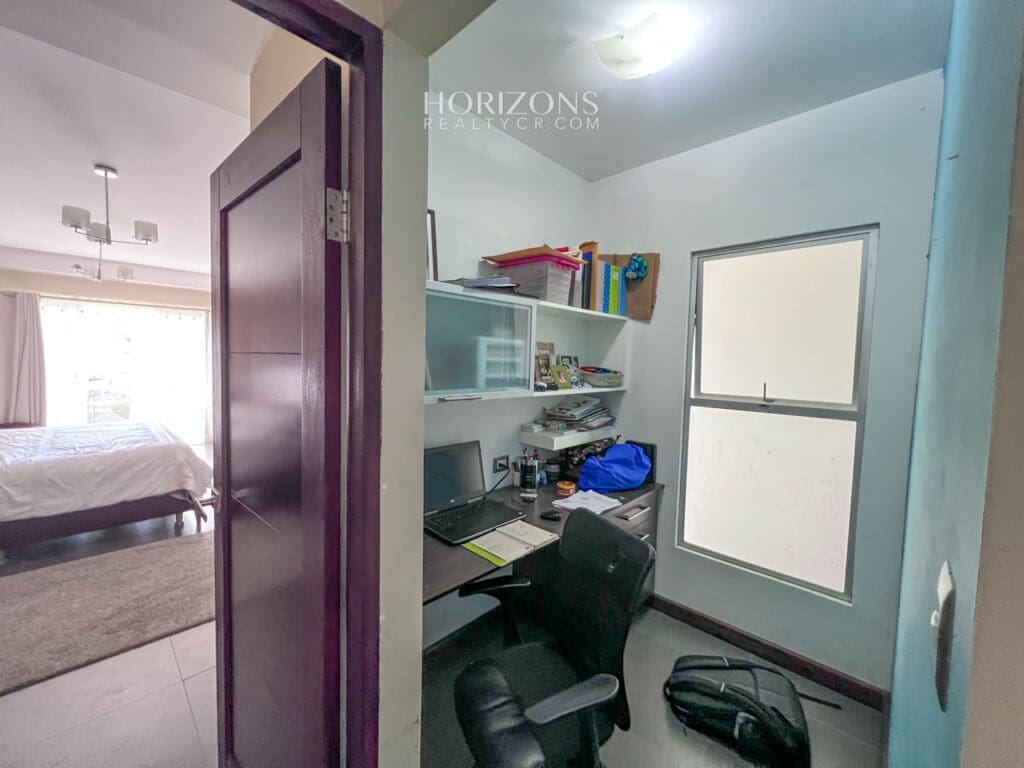 Se Vende Casa en La Unión Tres Ríos con Amplia Área Verde en Residencial con Seguridad NJA1016