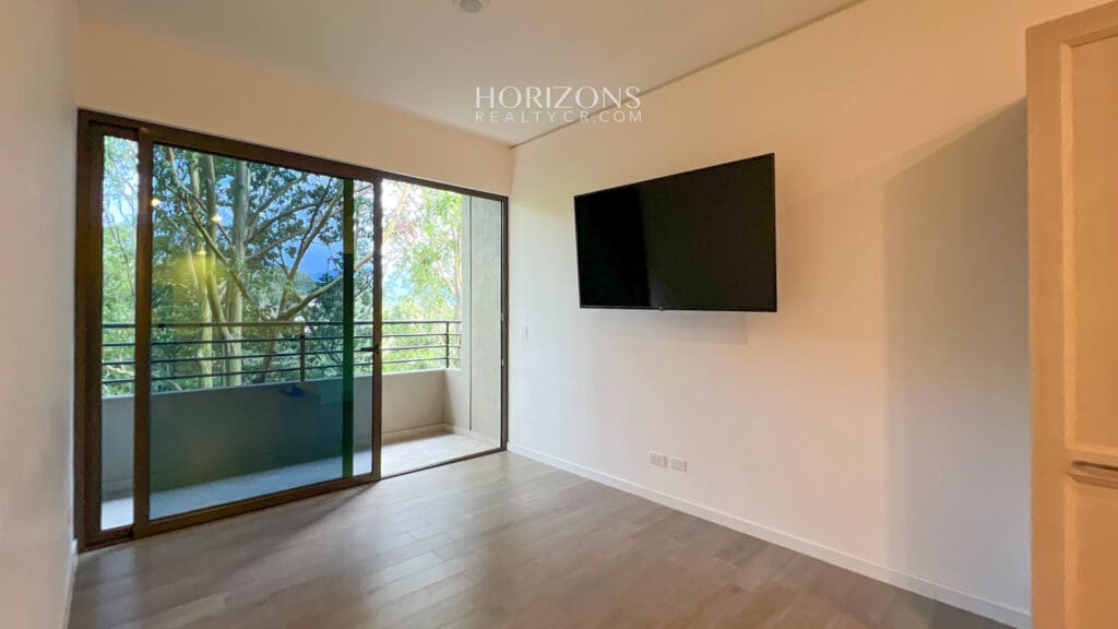 SE ALQUILA APARTAMENTO EN NUEVE-84 CON 2 HABITACIONES LÍNEA BLANCA Y VISTA AL BOSQUE NJA1019