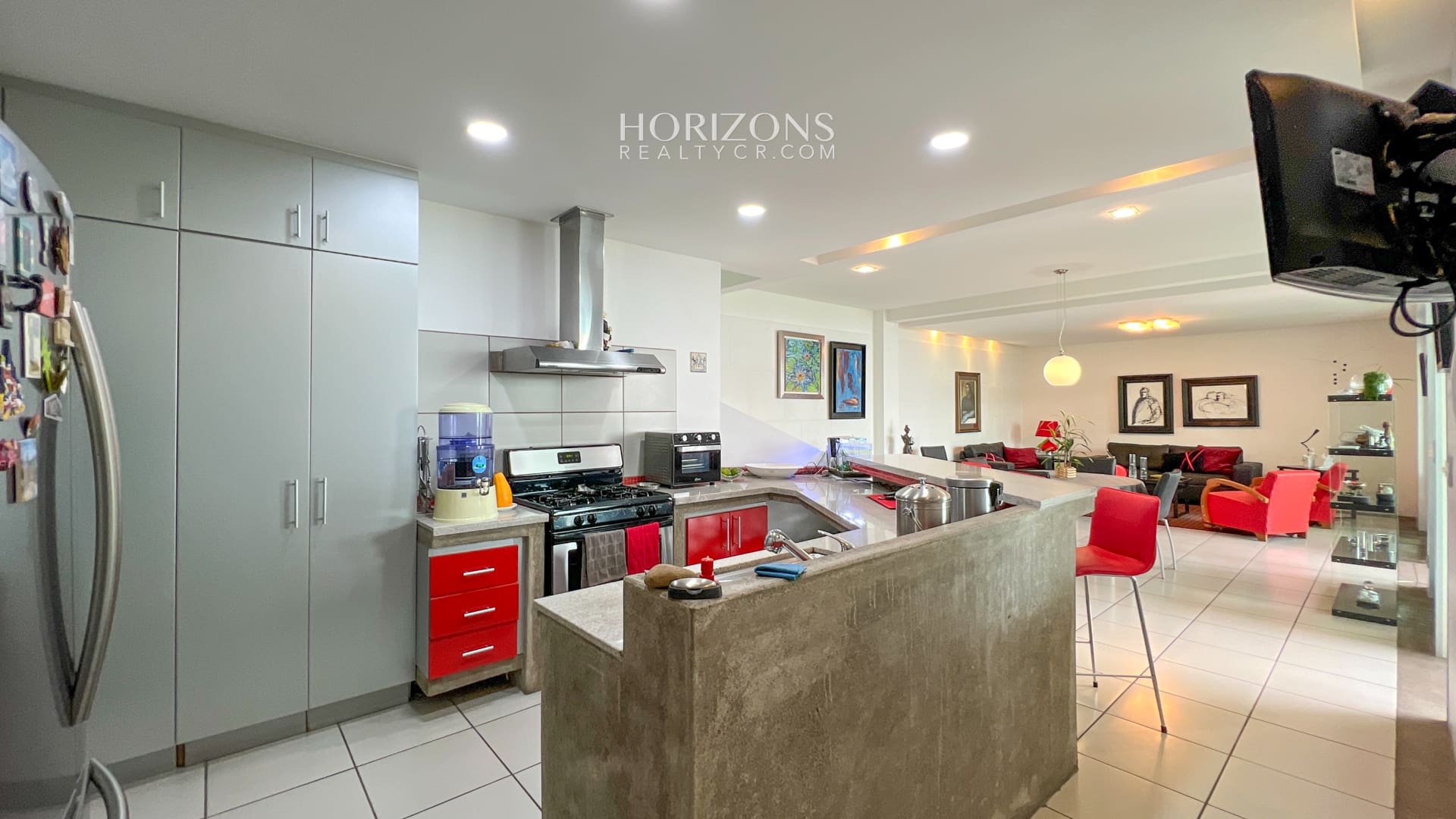 Casa Contemporánea en Guayabos Curridabat 3 Habitaciones 4 Parqueos njr39