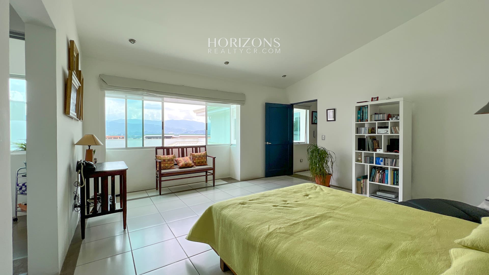 Casa Contemporánea en Guayabos Curridabat 3 Habitaciones 4 Parqueos njr39