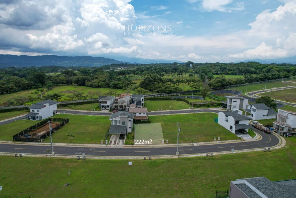 SE VENDE LOTE 222m2 EN VILLA DEL SOL SAN RAFAEL DE ALAJUELA NJR43
