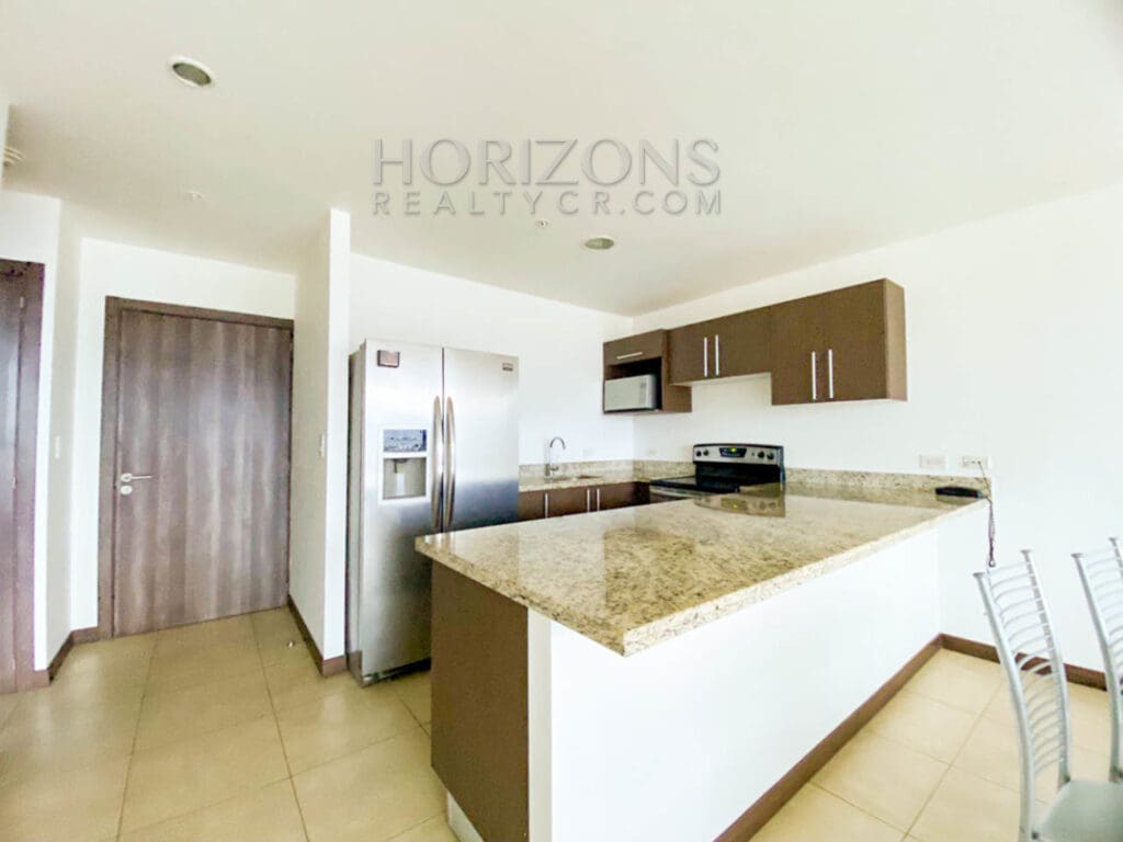 SE ALQUILA APARTAMENTO EN PASEO COLON 1 HABITACION + LIENA BLANCA noj877