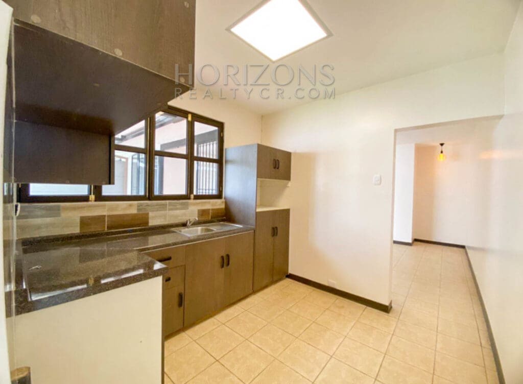 SE ALQUILA CASA INDEPENDIENTE EN SAN PEDRO 3 HABITACIONES + PATIO noj889