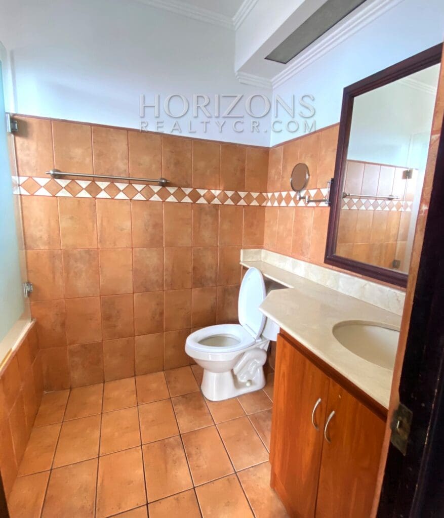 Se Alquila Casa en Condominio de 3 Habitaciones y Patio en Villas de Ayarco Curridabat nja1080