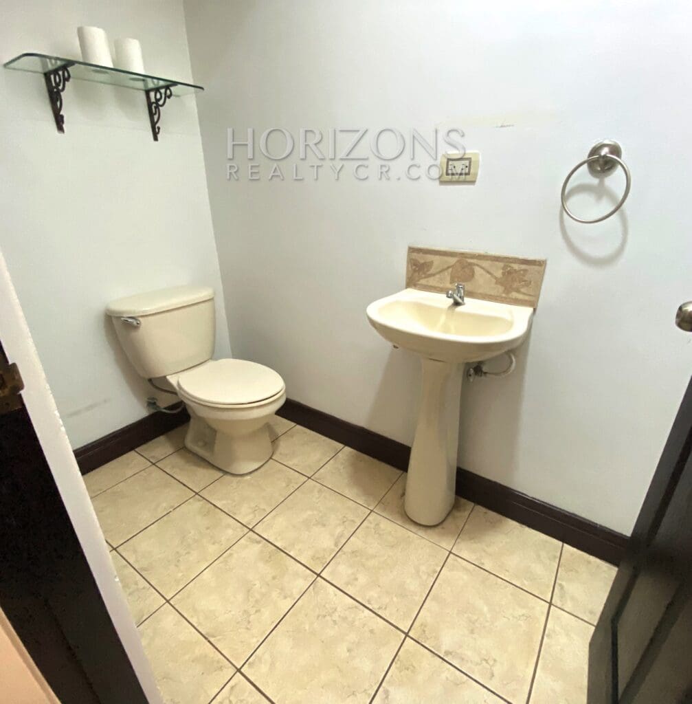 Se Alquila Casa en Condominio de 3 Habitaciones y Patio en Villas de Ayarco Curridabat nja1080