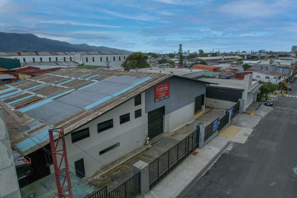 Nave Industrial en Venta o Renta 1475m2 San Francisco de Dos Rios hrc10