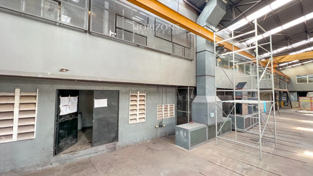 Se Vende o se alquila Nave Industrial 1,250 m2 en Curridabat San José Ofibodega hcr09