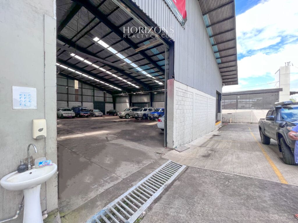 Nave Industrial En Venta O Renta 1475M2 San Francisco De Dos Rios Hrc10