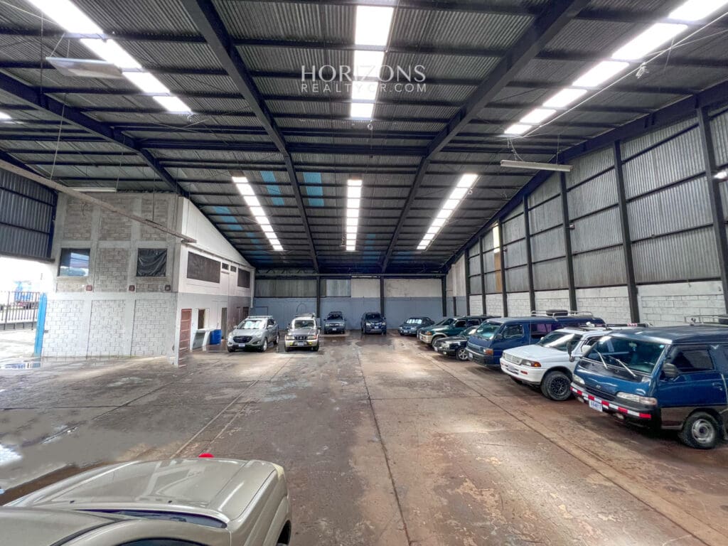 Nave Industrial en Venta o Renta 1475m2 San Francisco de Dos Rios hrc10