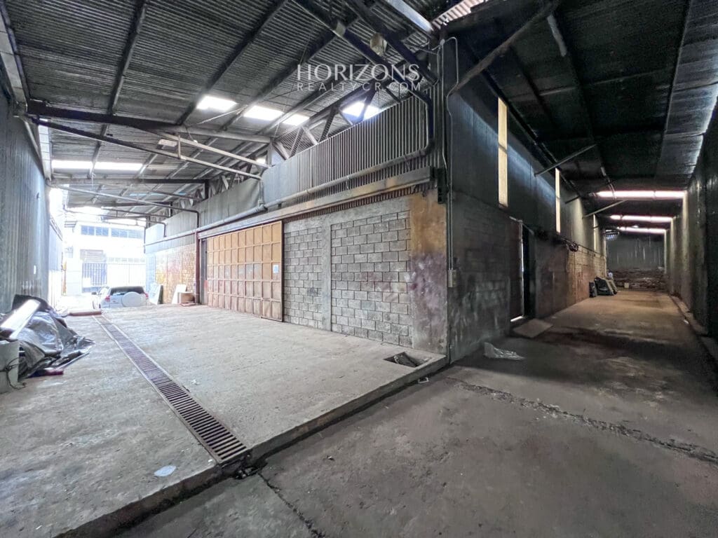 Nave Industrial en Venta o Renta 1475m2 San Francisco de Dos Rios hrc10