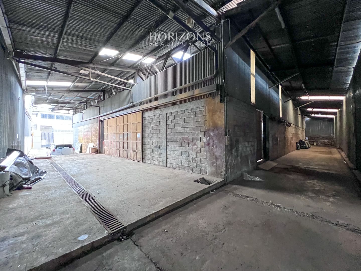 Nave Industrial en Venta o Renta 1475m2 San Francisco de Dos Rios hrc10