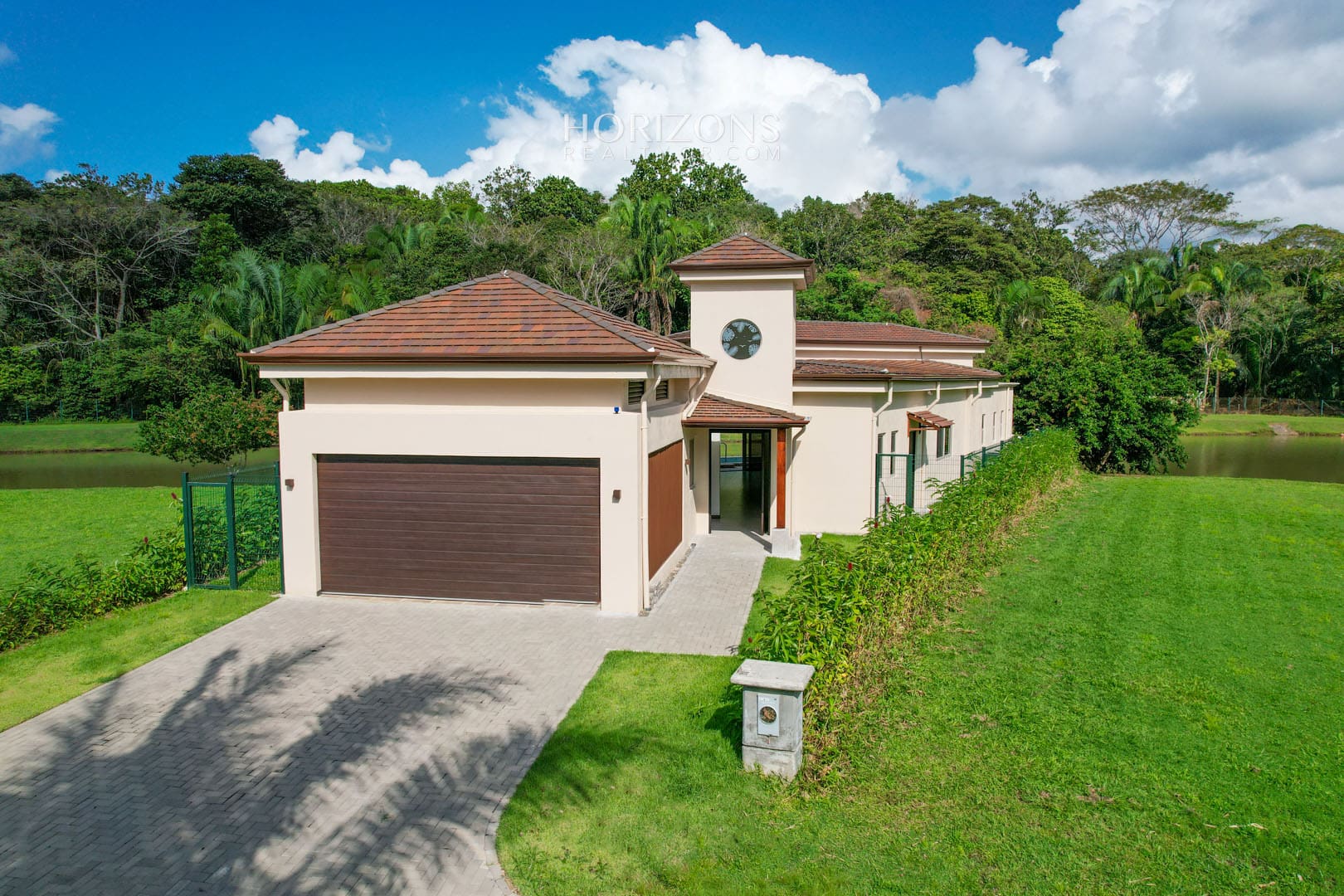 Casa Nueva en Venta Mistico Comunidad de Playa nja1035