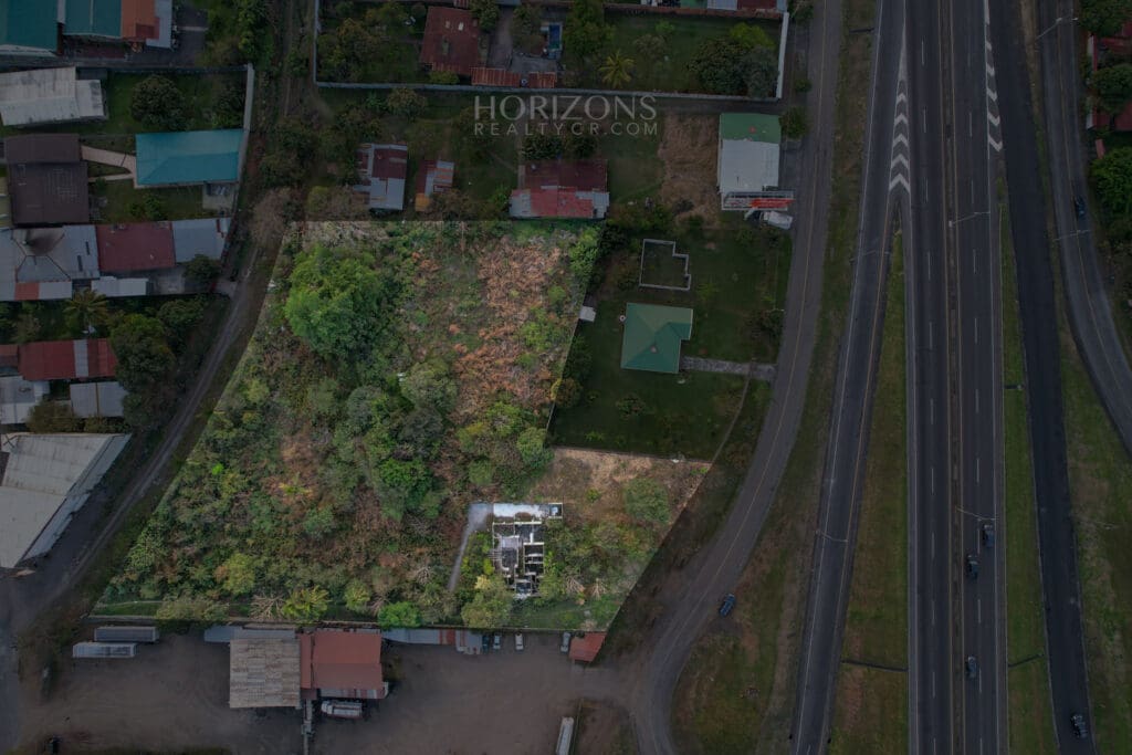Terreno de 8094m2 para Desarrollar Sobre Ruta 27 En Turrucares nja1029