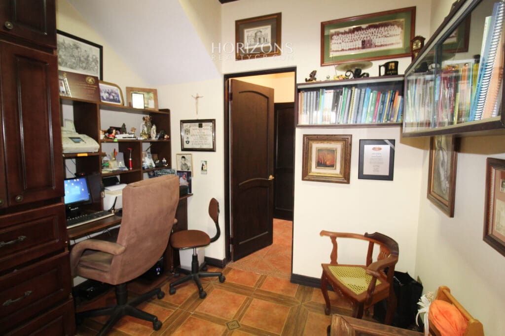VENTA DE CASA EN RESIDENCIAL CURRIDABAT AMPLIA AREA VERDE NJA1026