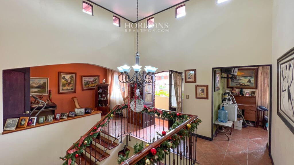 VENTA DE CASA EN RESIDENCIAL CURRIDABAT AMPLIA AREA VERDE NJA1026