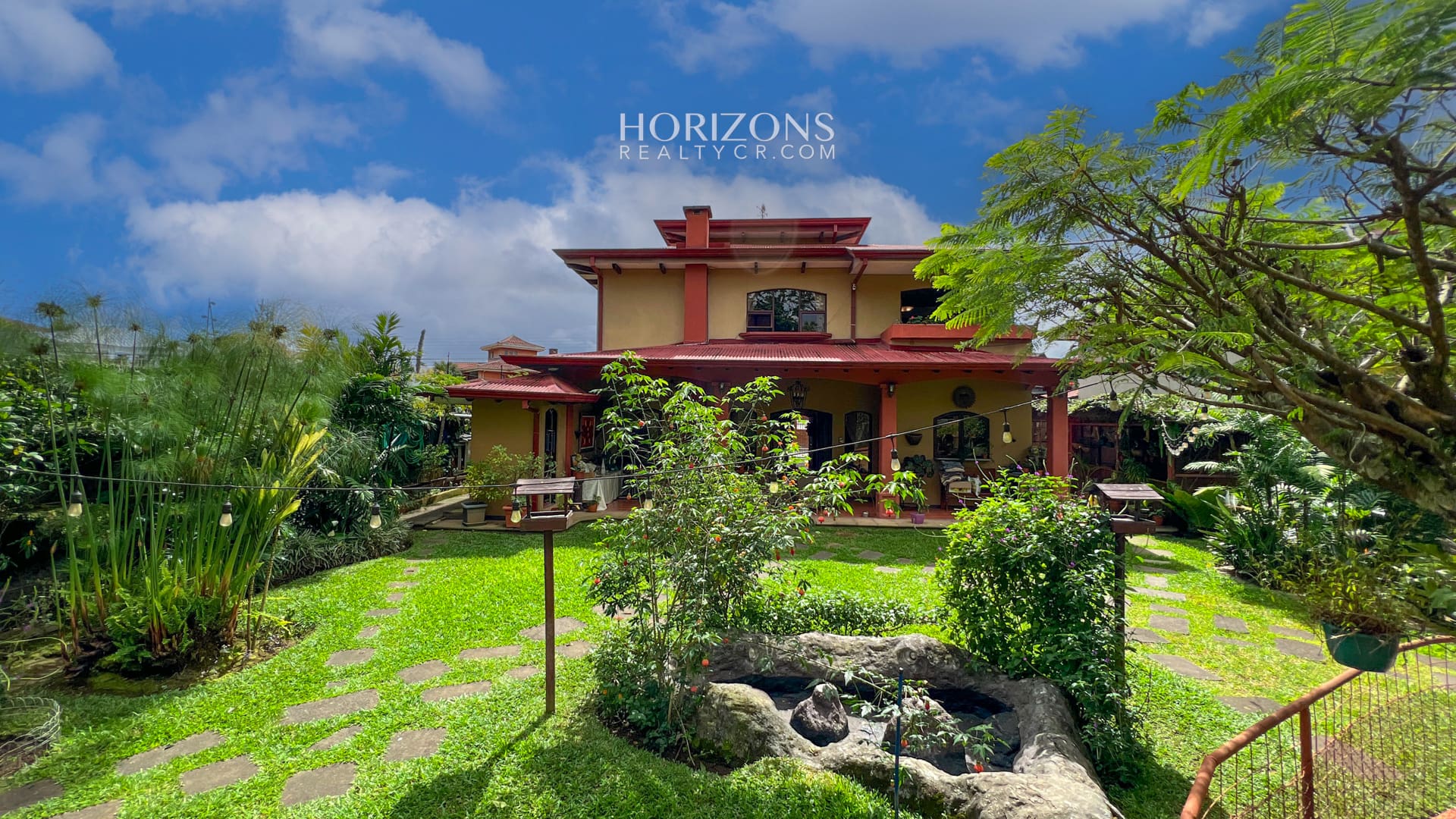 VENTA DE CASA EN RESIDENCIAL CURRIDABAT AMPLIA AREA VERDE NJA1026