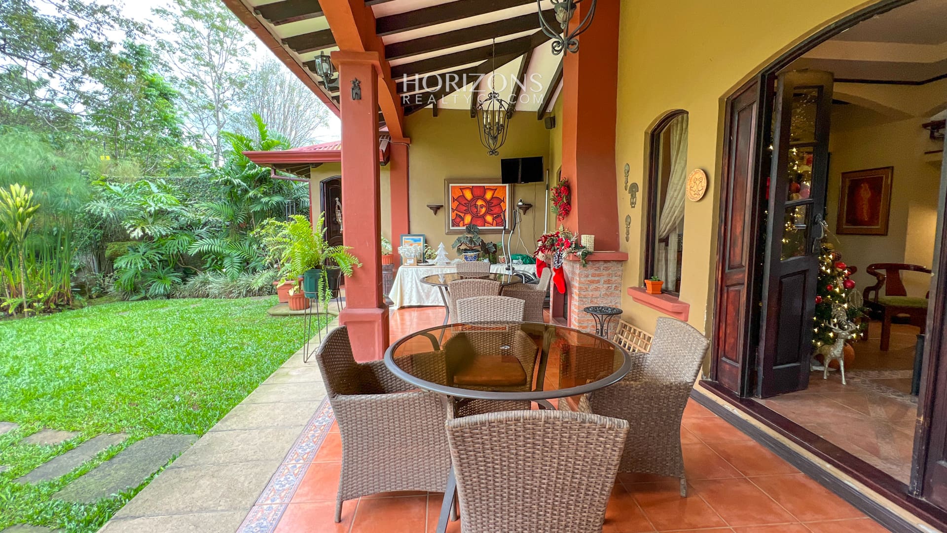VENTA DE CASA EN RESIDENCIAL CURRIDABAT AMPLIA AREA VERDE NJA1026
