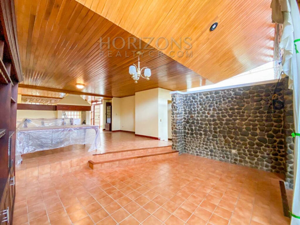 Se Alquila Casa Con Patio En Sabanilla 3 Habitaciones Noj897